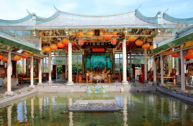 彰化著名景點 臺灣玻璃館，光影交織的夢幻國境
